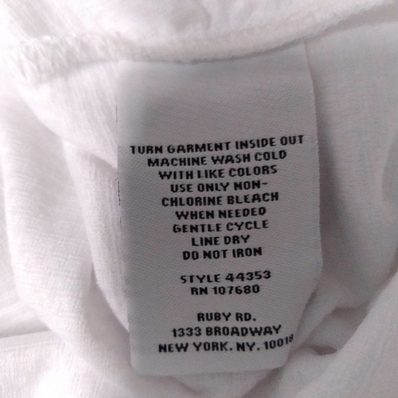 🎈4 FOR $20 RUBY Rd Petite Short Sleeve Top Shirt White V-Neck Ruched Size PS - Picture 6 of 8